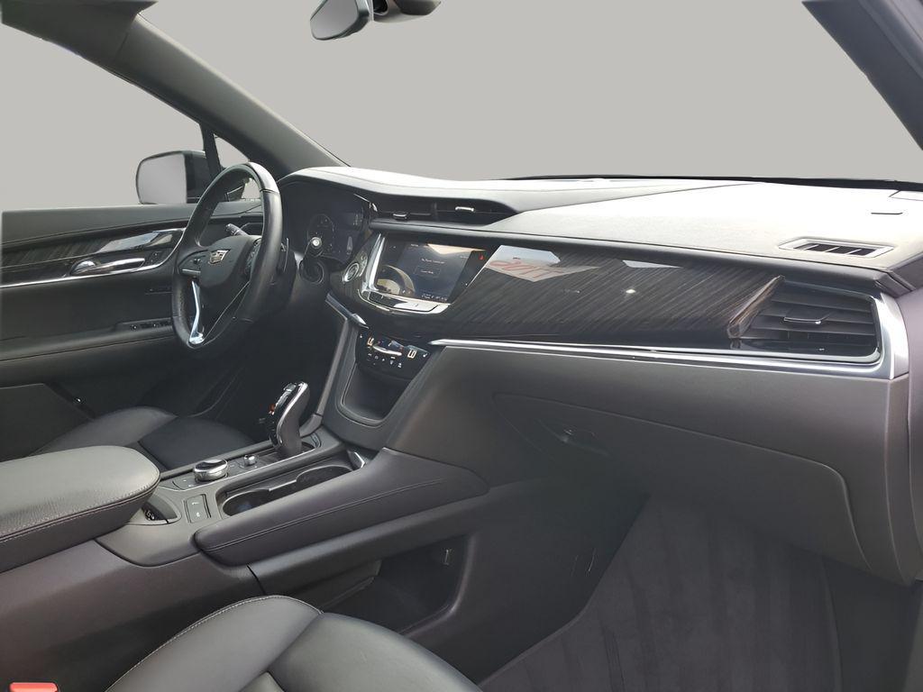 used 2022 Cadillac XT6 car, priced at $35,299