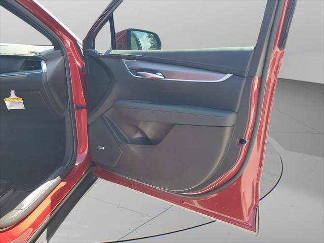 new 2025 Cadillac XT5 car, priced at $46,239