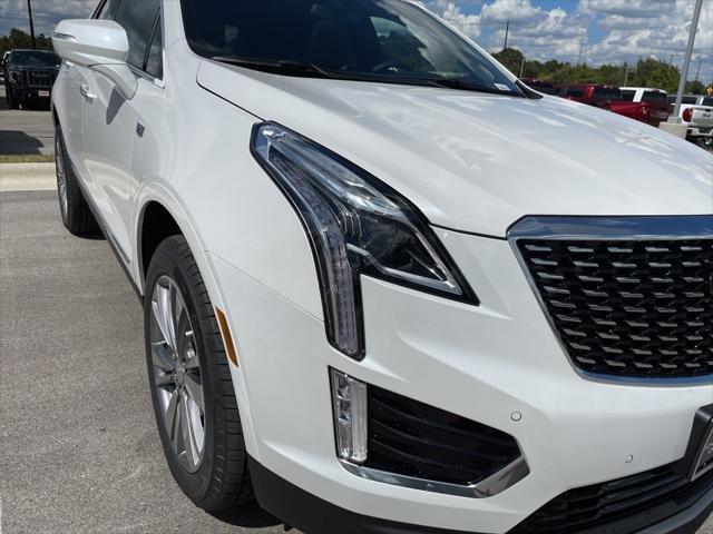 new 2025 Cadillac XT5 car, priced at $52,215