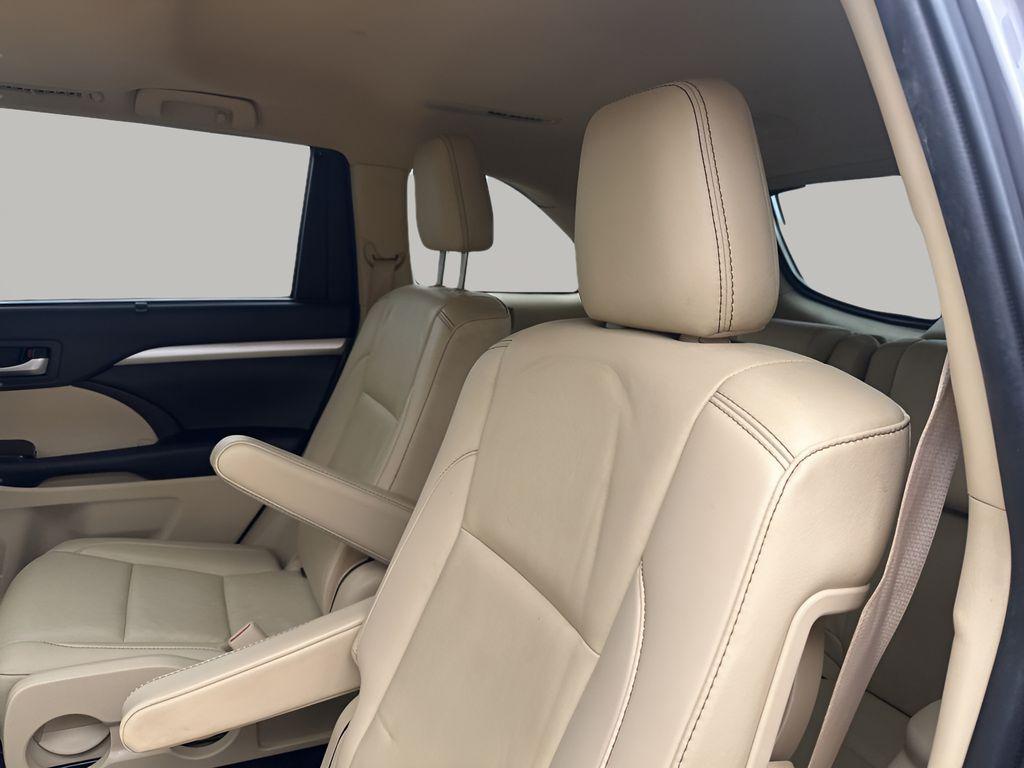 used 2019 Toyota Highlander car, priced at $21,431