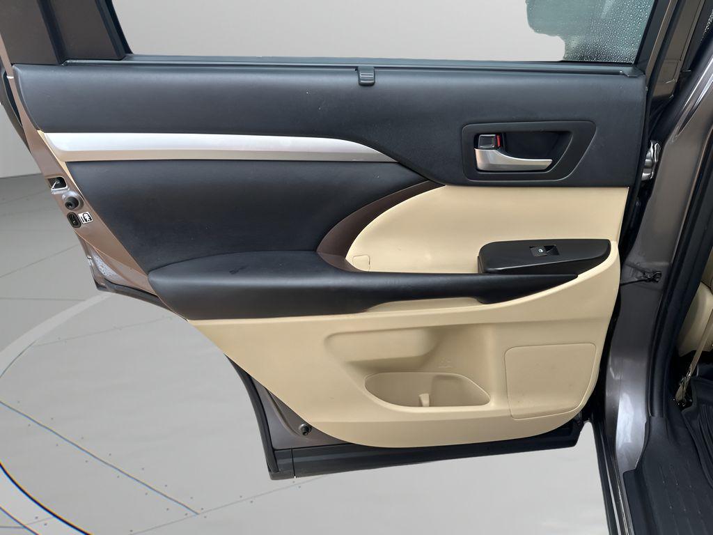 used 2019 Toyota Highlander car, priced at $21,431
