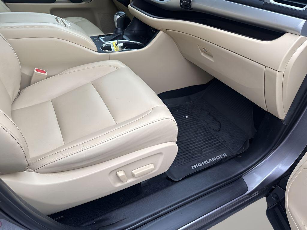 used 2019 Toyota Highlander car, priced at $21,431