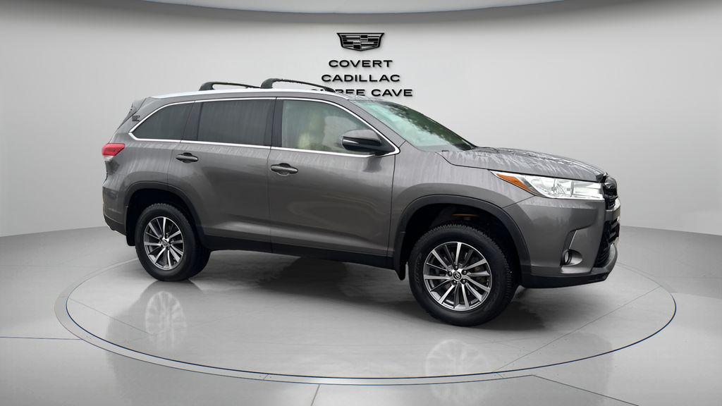 used 2019 Toyota Highlander car, priced at $21,431