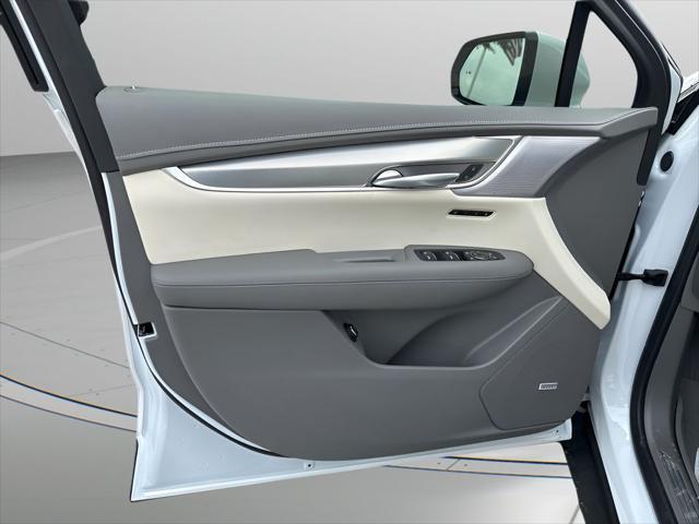 new 2025 Cadillac XT5 car, priced at $54,310