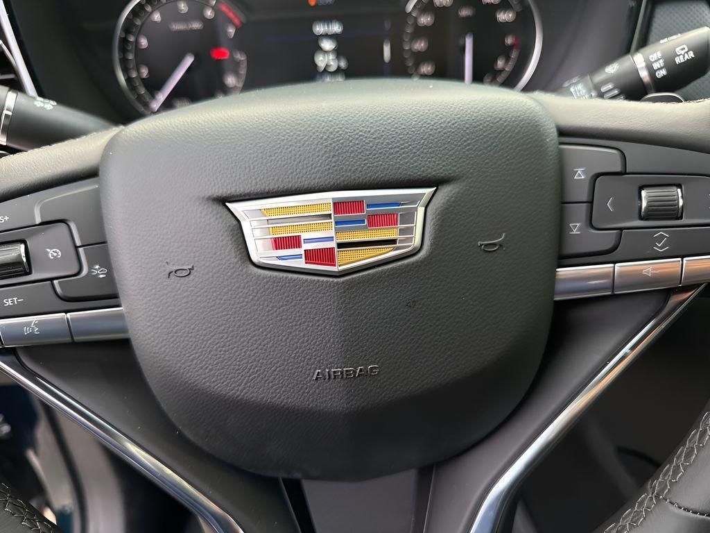 new 2025 Cadillac XT6 car, priced at $49,215