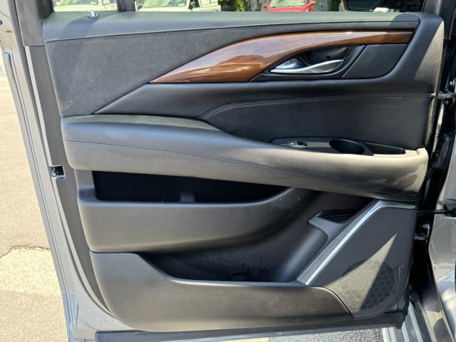 used 2019 Cadillac Escalade ESV car, priced at $35,995