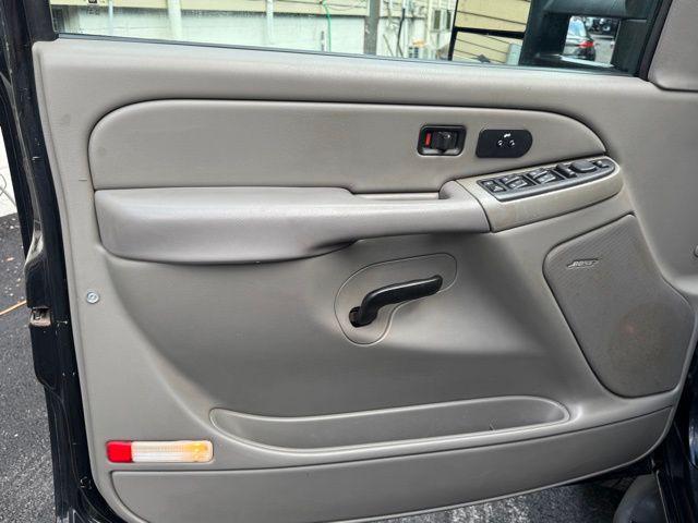 used 2006 Chevrolet Suburban car, priced at $14,995