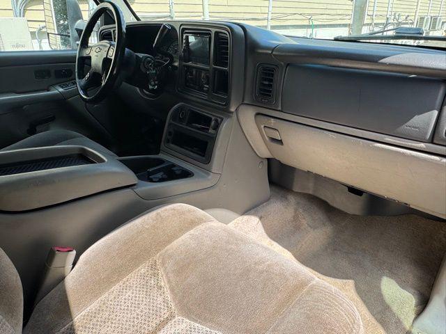 used 2006 Chevrolet Suburban car, priced at $14,995
