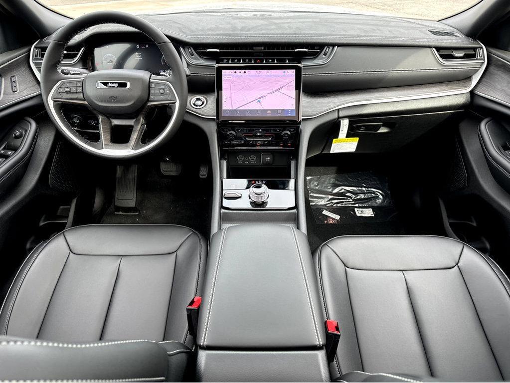 new 2025 Jeep Grand Cherokee car, priced at $52,735