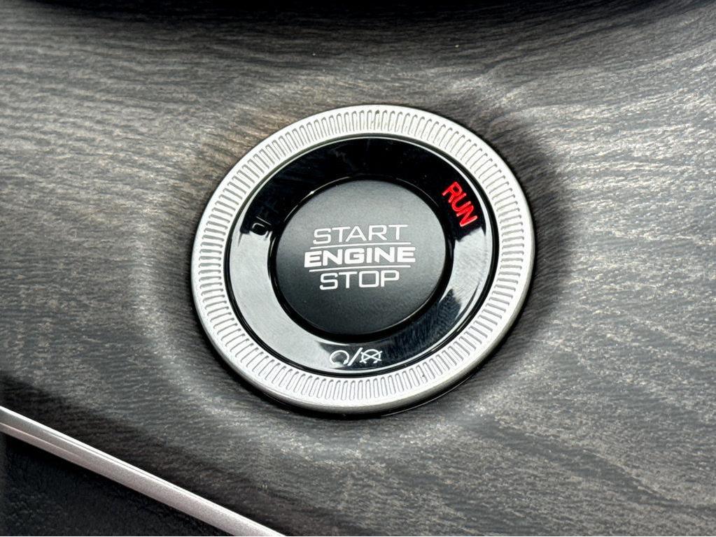new 2025 Jeep Grand Cherokee car, priced at $52,735