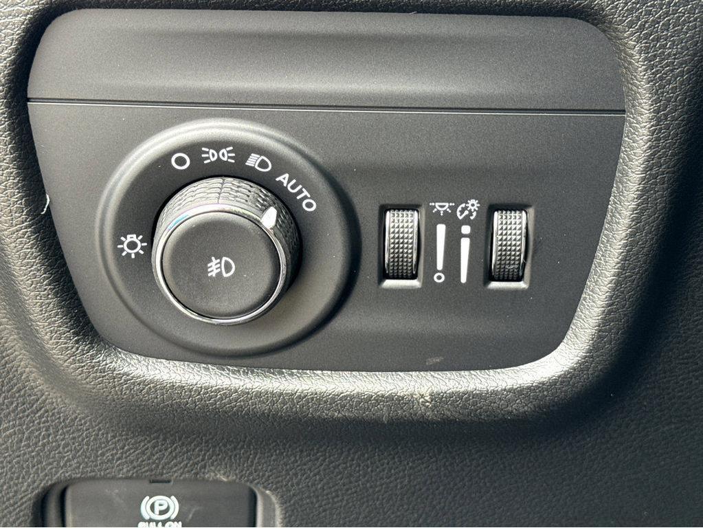 new 2025 Jeep Grand Cherokee car, priced at $52,735