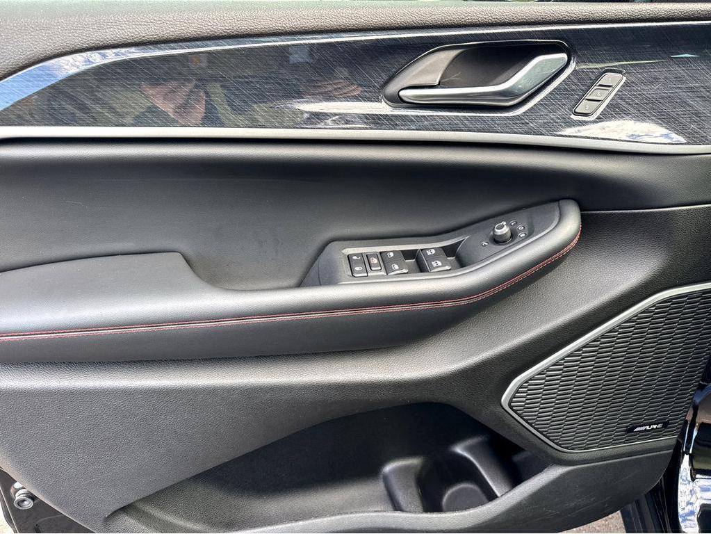 used 2022 Jeep Grand Cherokee car, priced at $35,890