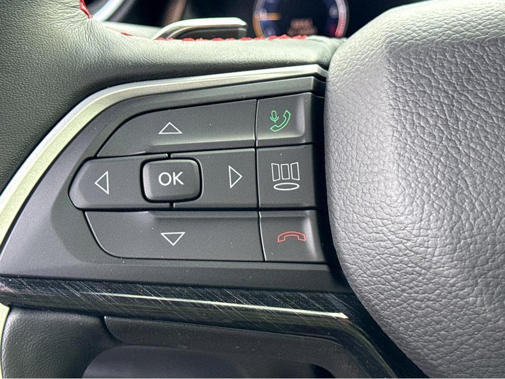 used 2022 Jeep Grand Cherokee car, priced at $35,890