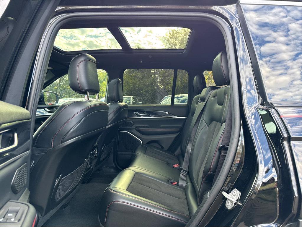 used 2022 Jeep Grand Cherokee car, priced at $35,890