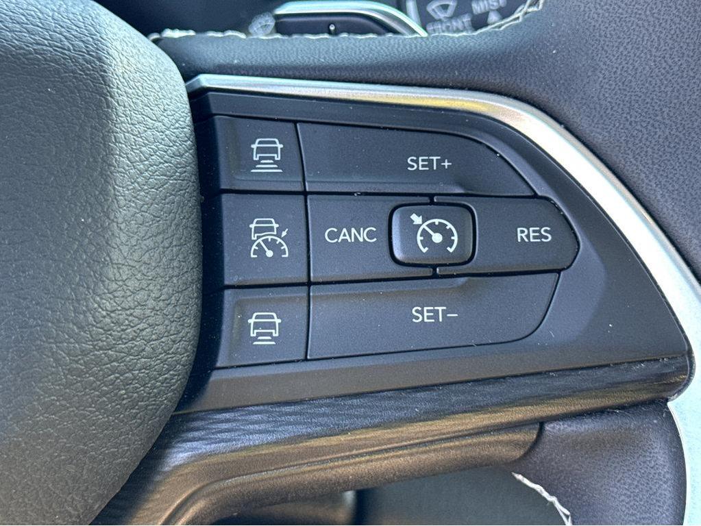 used 2023 Jeep Grand Cherokee car, priced at $29,283