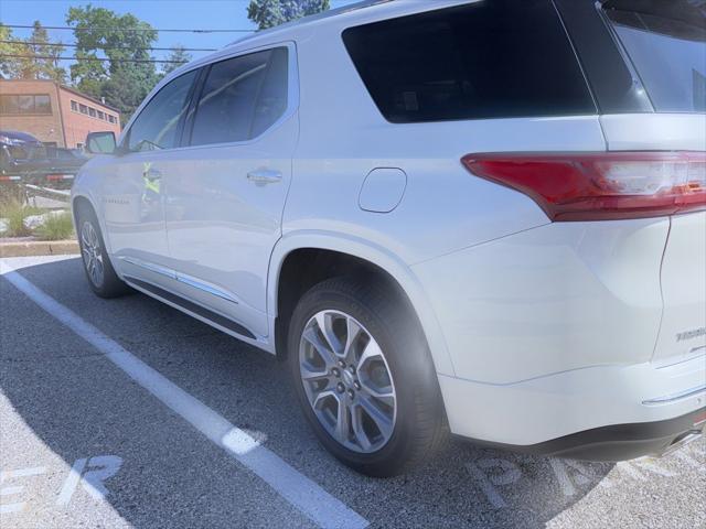 used 2021 Chevrolet Traverse car, priced at $32,986