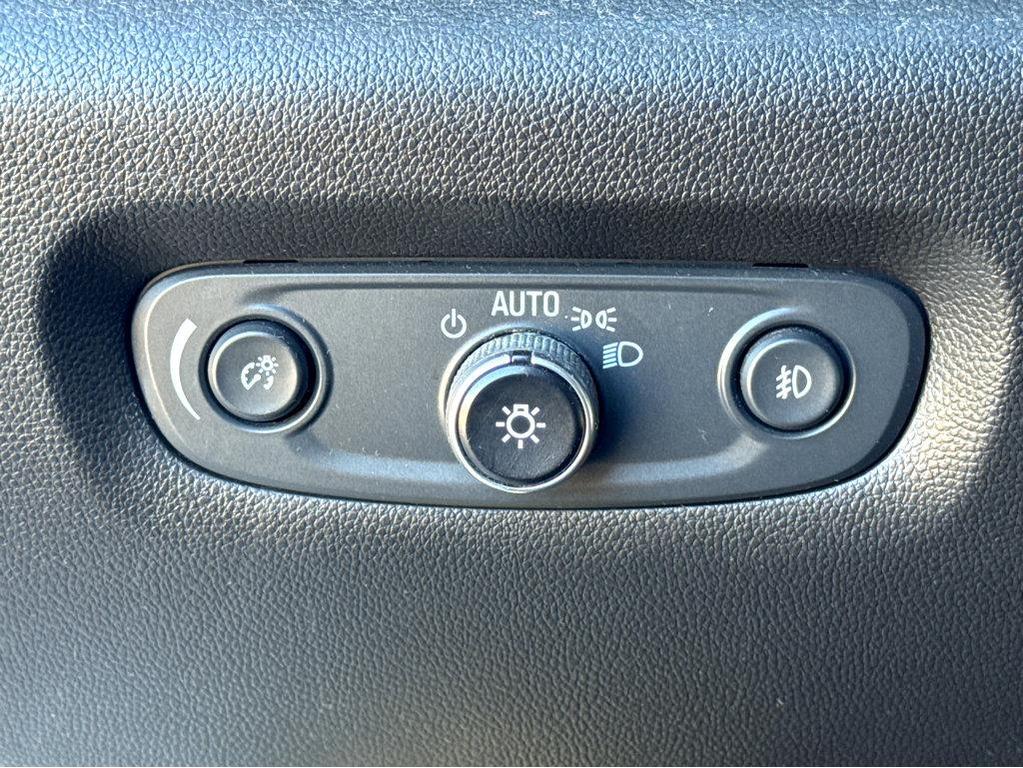 used 2021 Chevrolet Traverse car, priced at $26,500