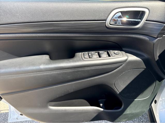 used 2022 Jeep Grand Cherokee car, priced at $28,993