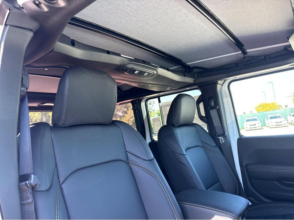 new 2025 Jeep Wrangler car, priced at $54,360