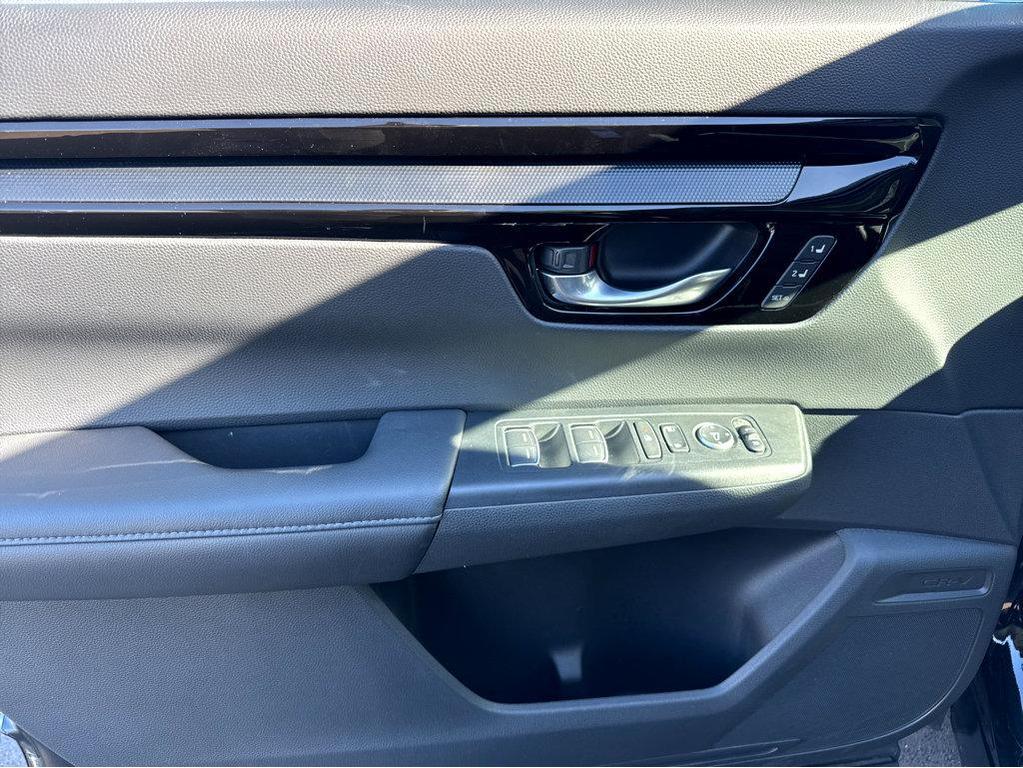 used 2023 Honda CR-V car, priced at $32,000