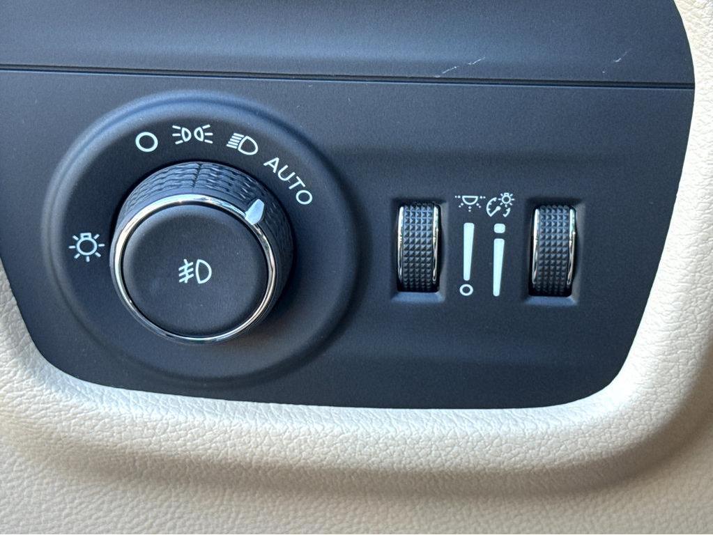 used 2021 Jeep Grand Cherokee L car, priced at $25,500