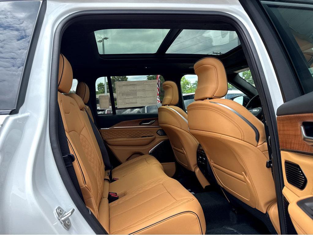 new 2025 Jeep Grand Cherokee car, priced at $65,460