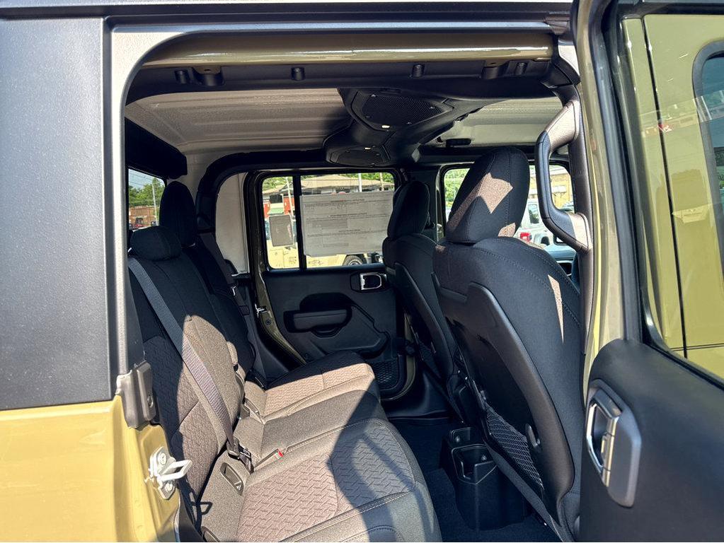 new 2025 Jeep Gladiator car, priced at $56,580