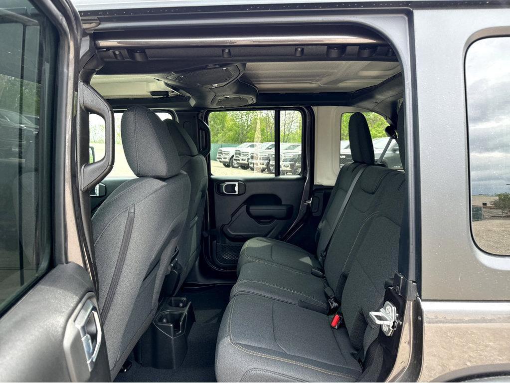 new 2025 Jeep Wrangler car, priced at $51,075