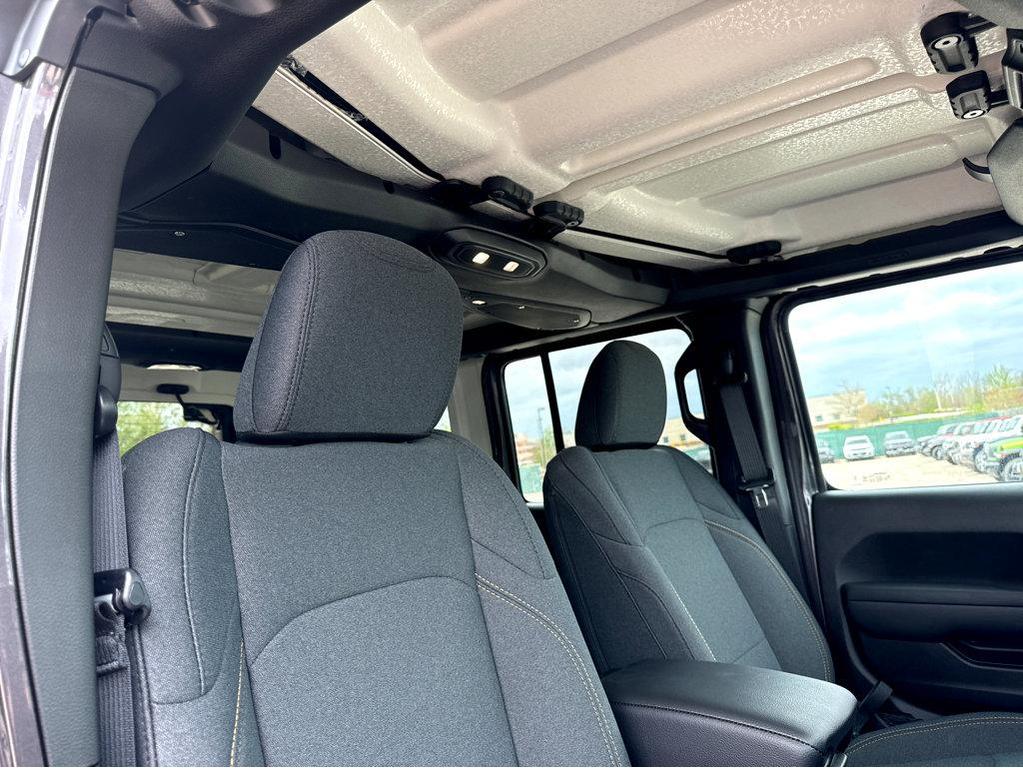 new 2025 Jeep Wrangler car, priced at $51,075
