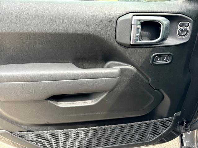 new 2025 Jeep Wrangler car, priced at $51,075