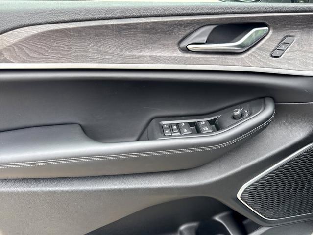 new 2025 Jeep Grand Cherokee car, priced at $57,335