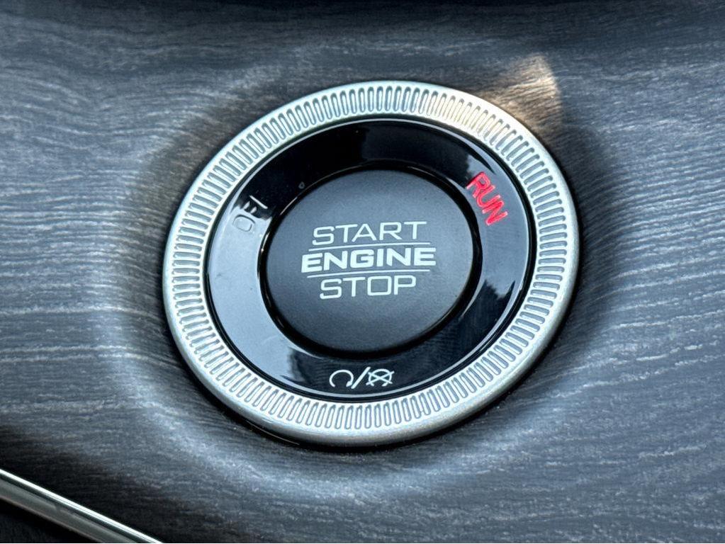 new 2025 Jeep Grand Cherokee car, priced at $63,195