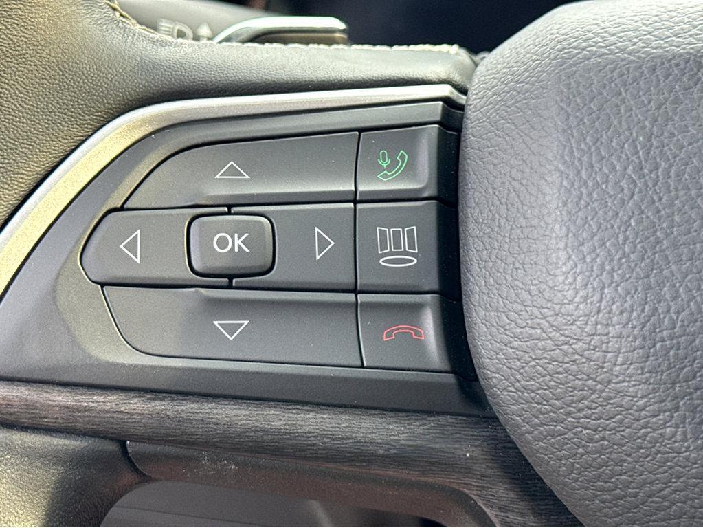 used 2022 Jeep Grand Cherokee car, priced at $29,983