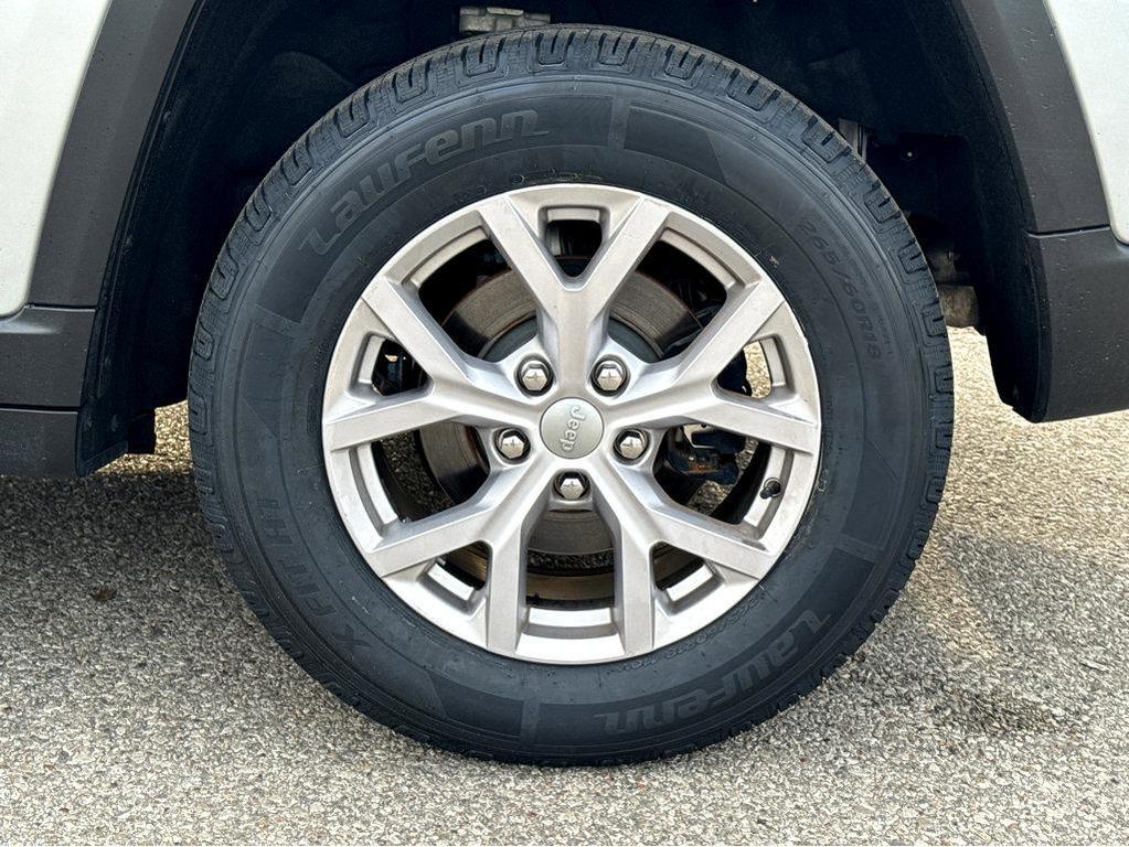 used 2022 Jeep Grand Cherokee car, priced at $29,983