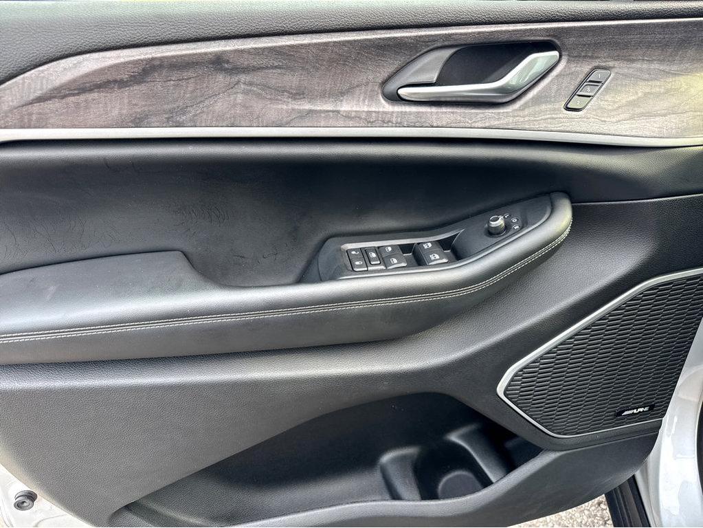 used 2022 Jeep Grand Cherokee car, priced at $29,983