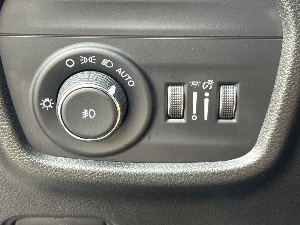 used 2022 Jeep Grand Cherokee car, priced at $29,983