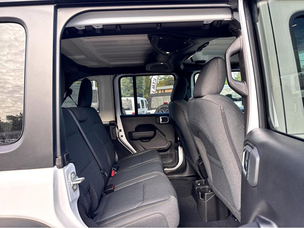 new 2026 Jeep Wrangler car, priced at $44,585