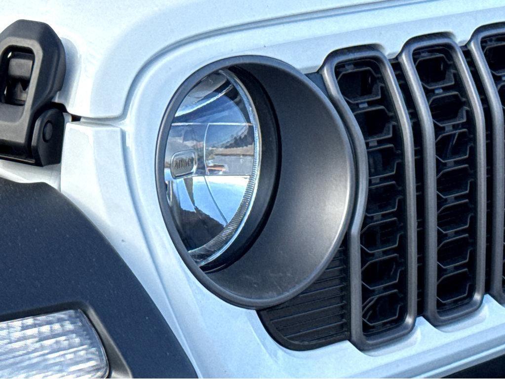 new 2026 Jeep Wrangler car, priced at $44,585