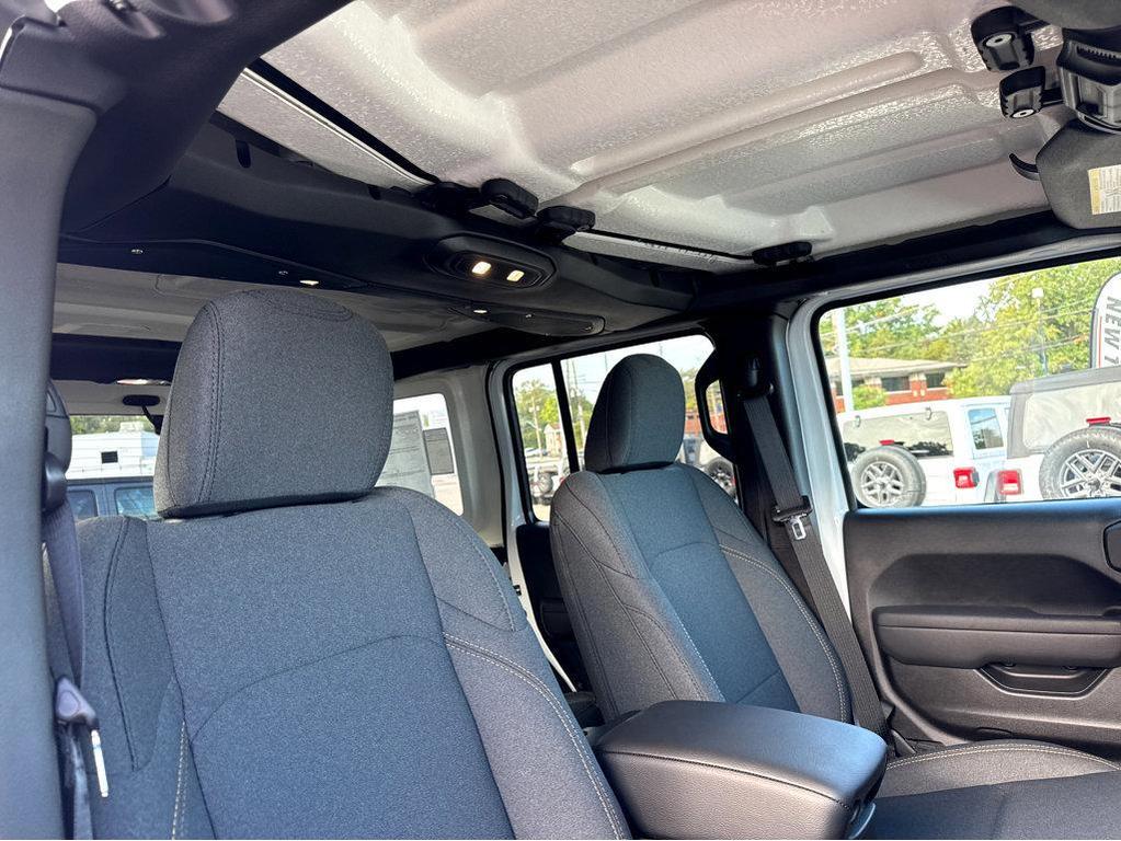 new 2026 Jeep Wrangler car, priced at $44,585