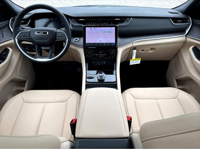 new 2025 Jeep Grand Cherokee car, priced at $52,140