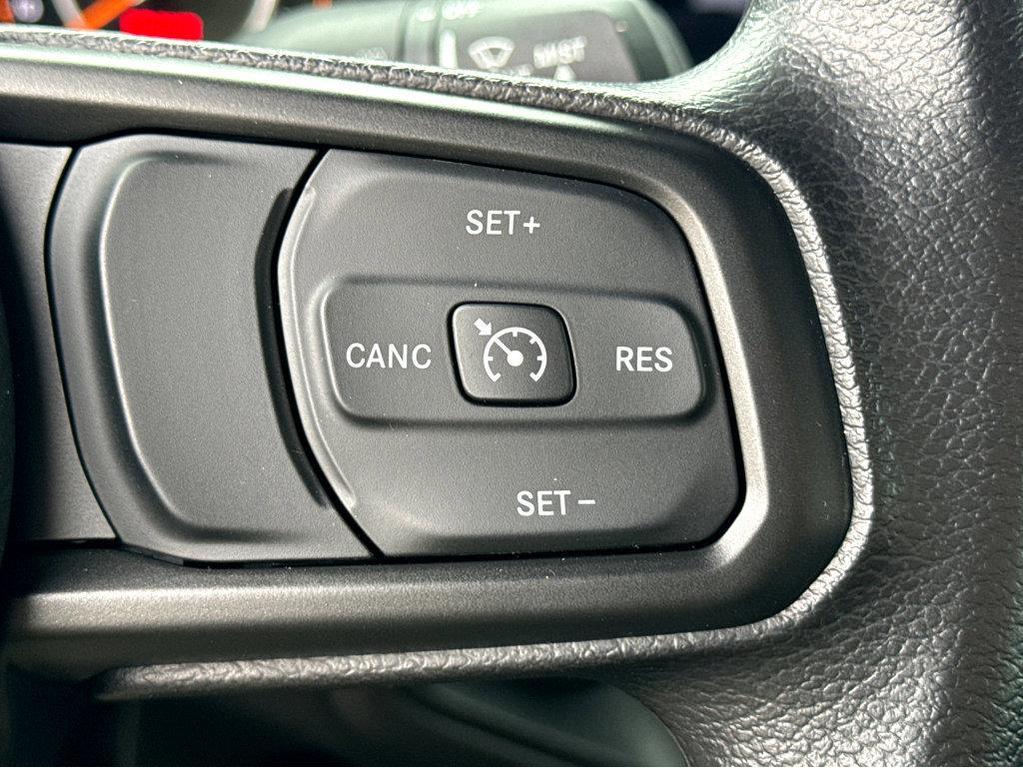 new 2025 Jeep Wrangler car, priced at $39,285