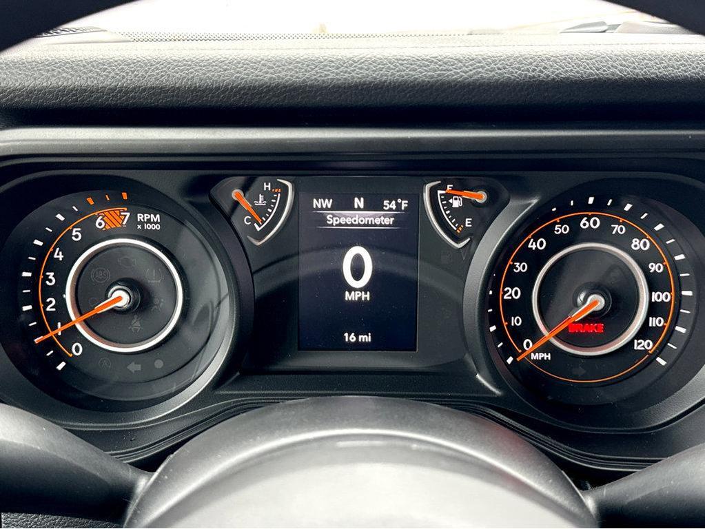 new 2025 Jeep Wrangler car, priced at $39,285