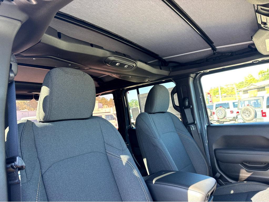 new 2025 Jeep Wrangler car, priced at $42,380