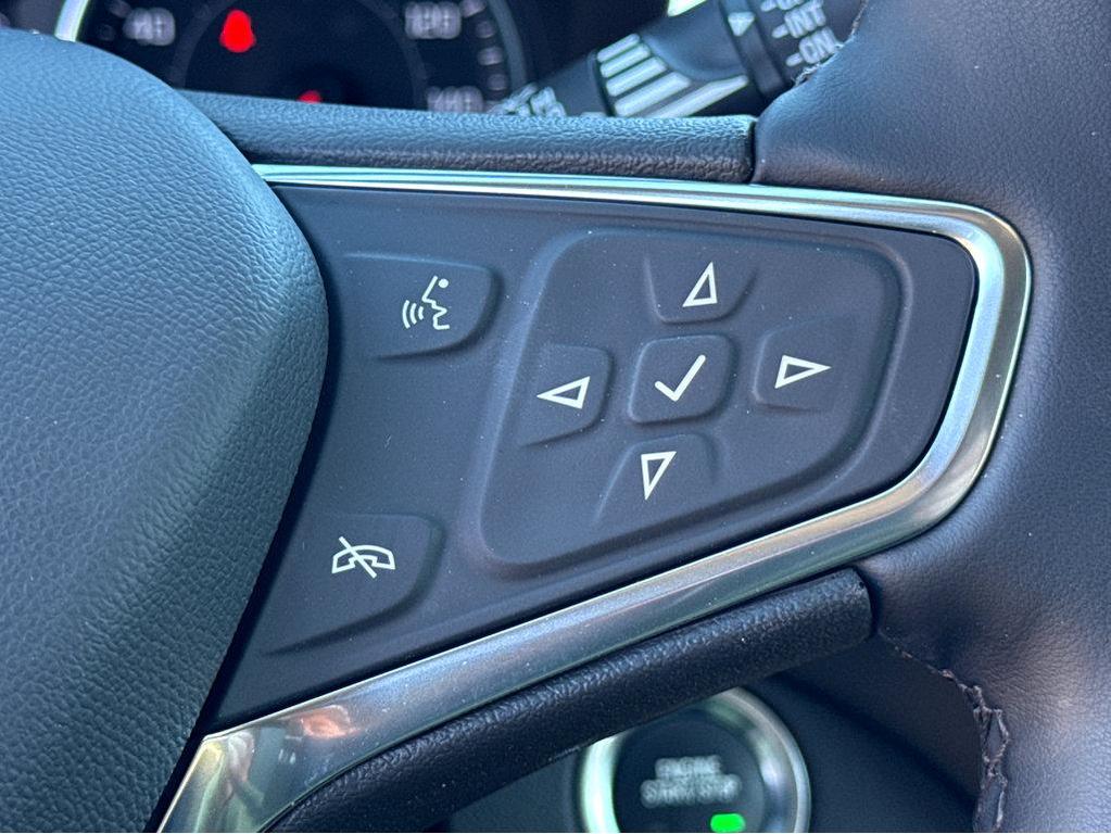 used 2024 Chevrolet Equinox car, priced at $22,300