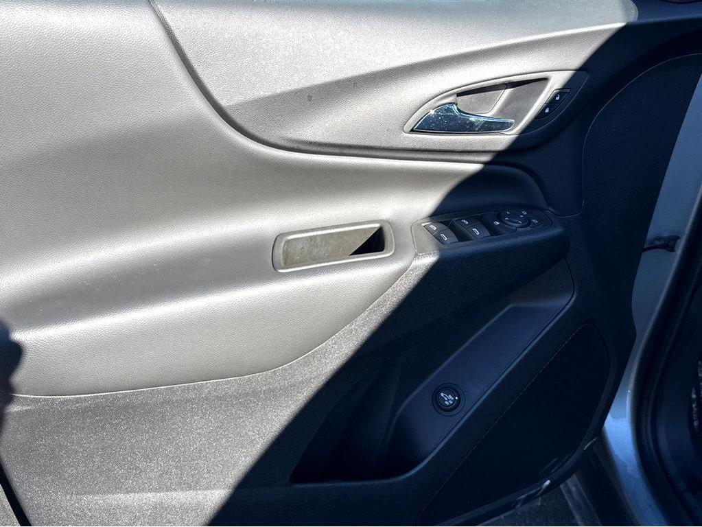 used 2024 Chevrolet Equinox car, priced at $22,300