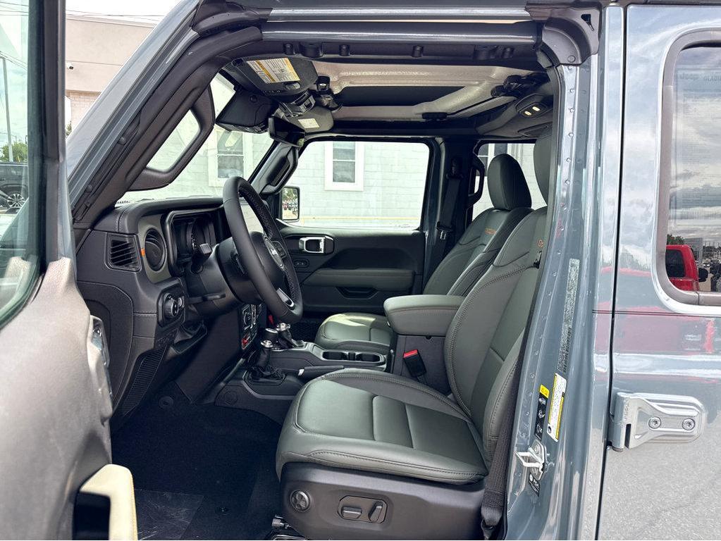 new 2025 Jeep Gladiator car, priced at $63,690