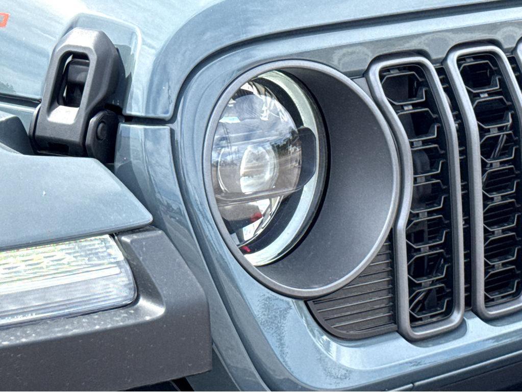 new 2025 Jeep Gladiator car, priced at $63,690