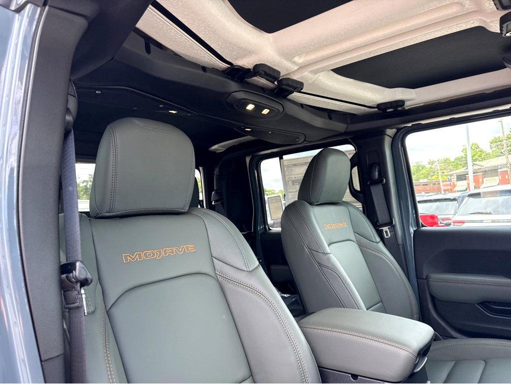 new 2025 Jeep Gladiator car, priced at $63,690