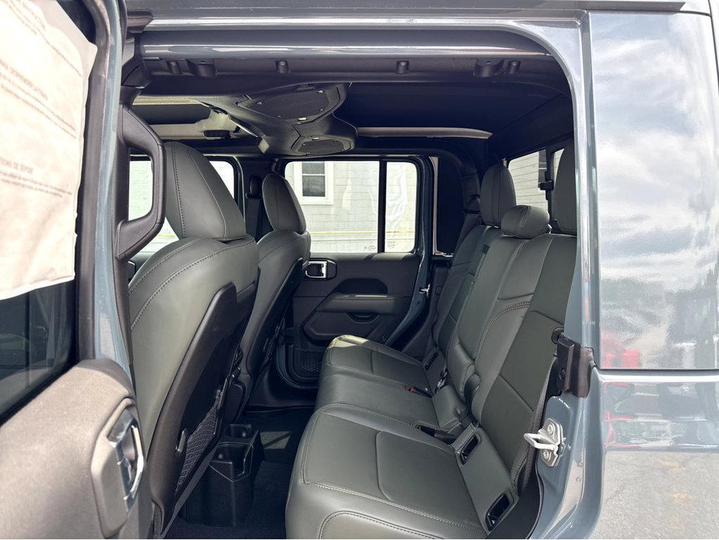 new 2025 Jeep Gladiator car, priced at $63,690