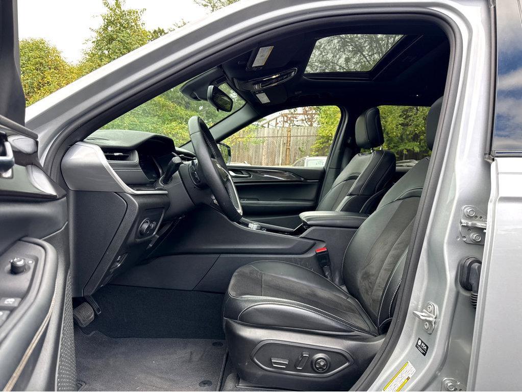 used 2022 Jeep Grand Cherokee car, priced at $34,300